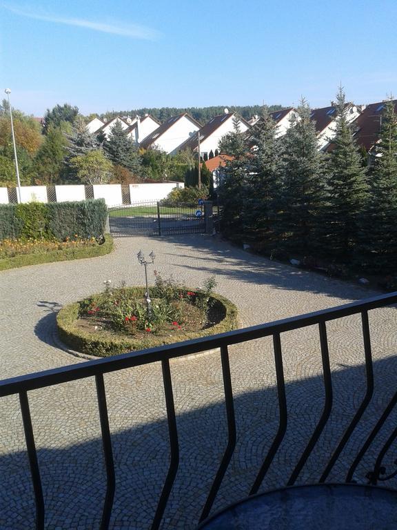 Hotel Gosciniec Sloneczny Drzonków Exterior foto