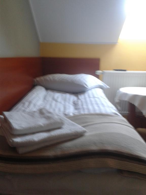 Hotel Gosciniec Sloneczny Drzonków Zimmer foto