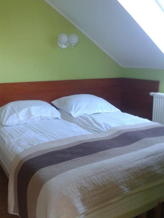 Hotel Gosciniec Sloneczny Drzonków Zimmer foto