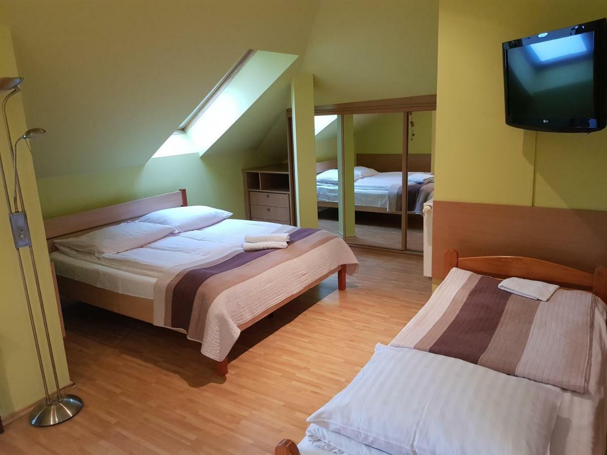 Hotel Gosciniec Sloneczny Drzonków Exterior foto